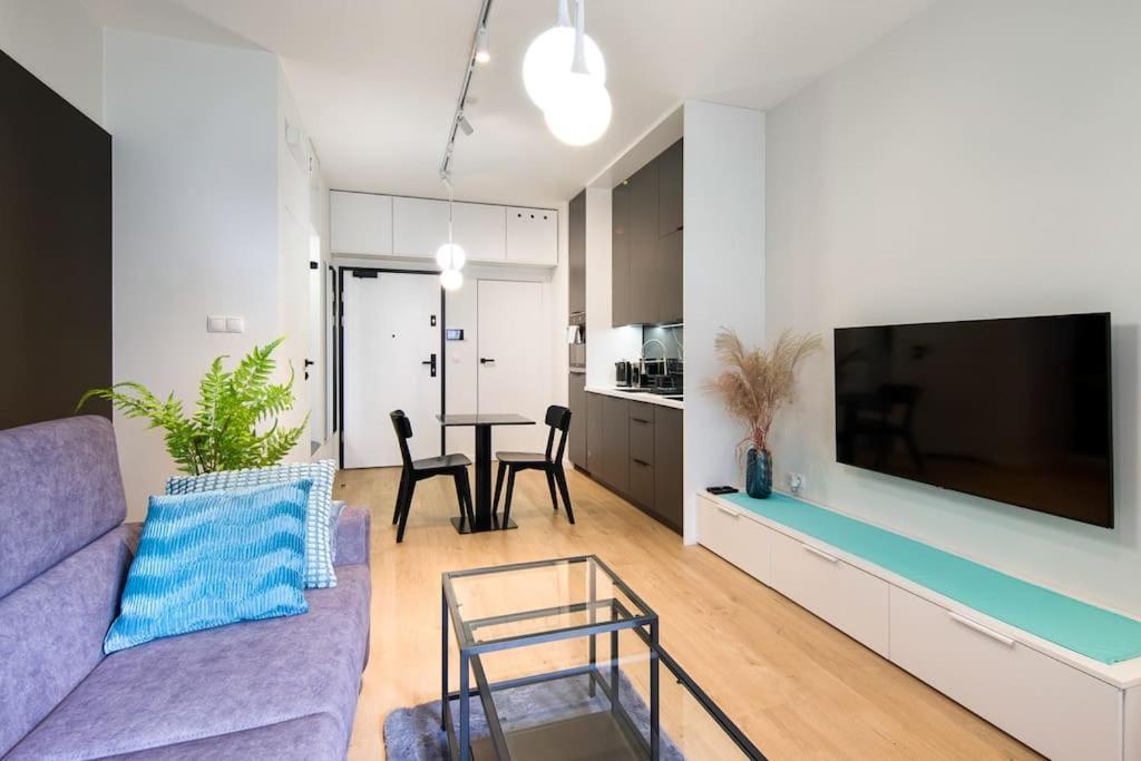 Modern Apt Next To Train Station كراكوفيا المظهر الخارجي الصورة