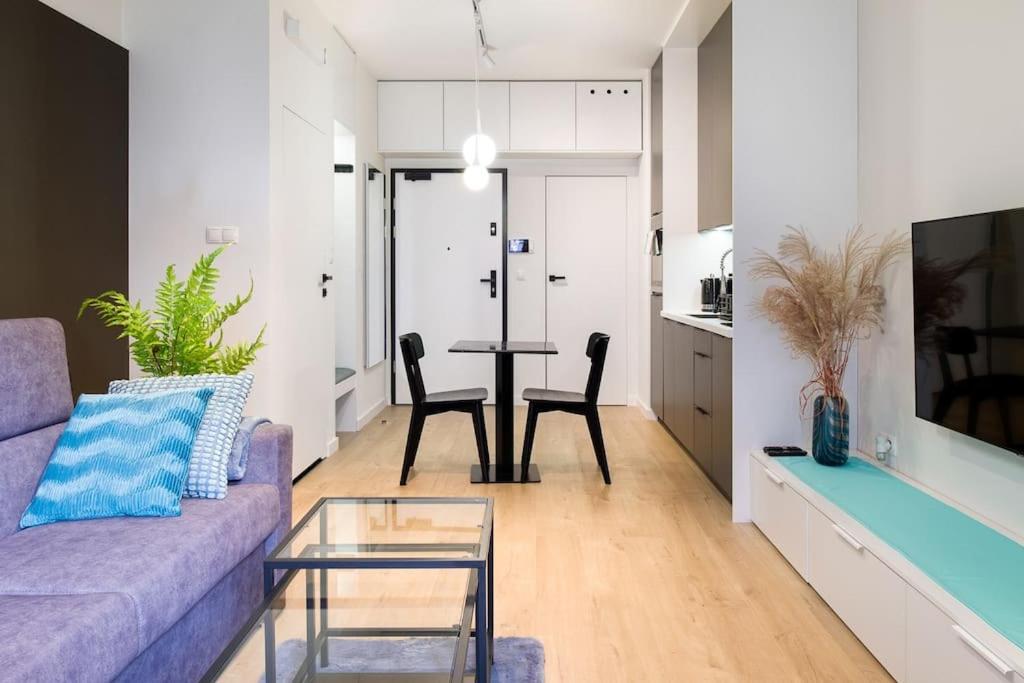Modern Apt Next To Train Station كراكوفيا المظهر الخارجي الصورة